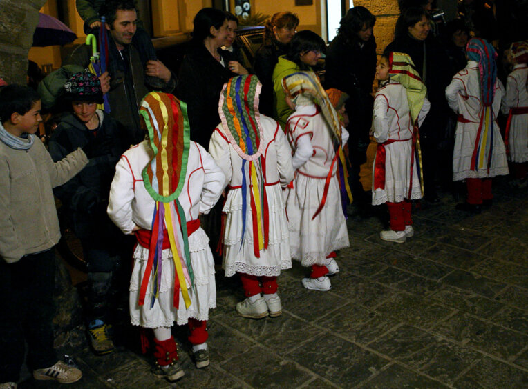 Ball dels Garrofins de Moià